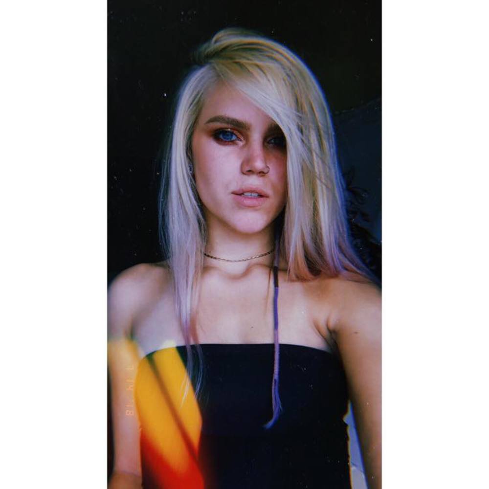 Meet your Posher, Yazzy